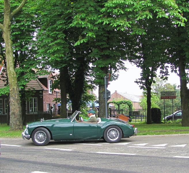 MG & Oldies Happening (35).JPG